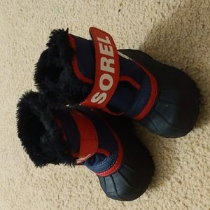 Sorel Winter Black, Red and Blue Heavy Duty Snow Boots Size 4 Infant